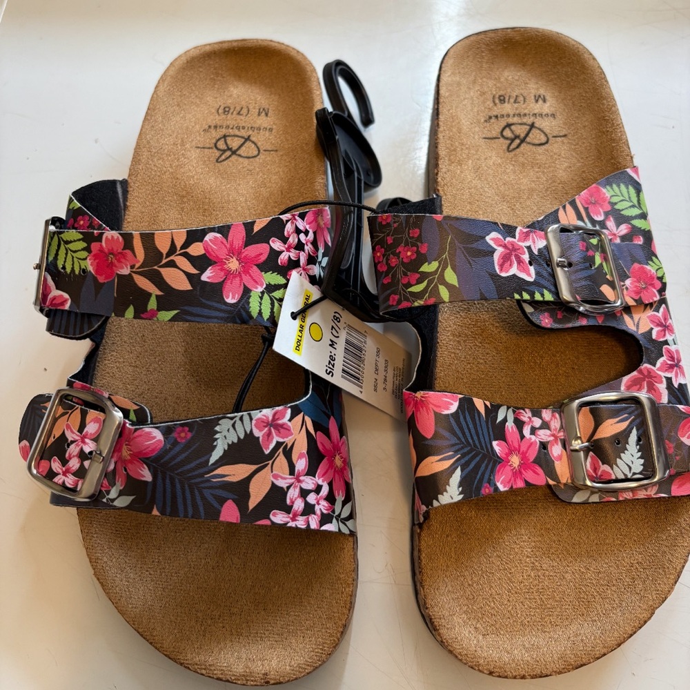 New Bobbie Brooks bohemian slip in Floral Women's Sandals size 7/8 m